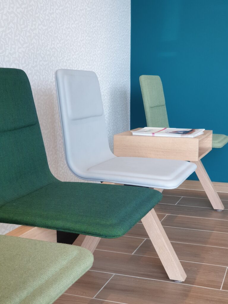 3 Bureaux Ouest provence habitat - fauteuil Séverine Gaffori Architecte d'Intérieur décoration