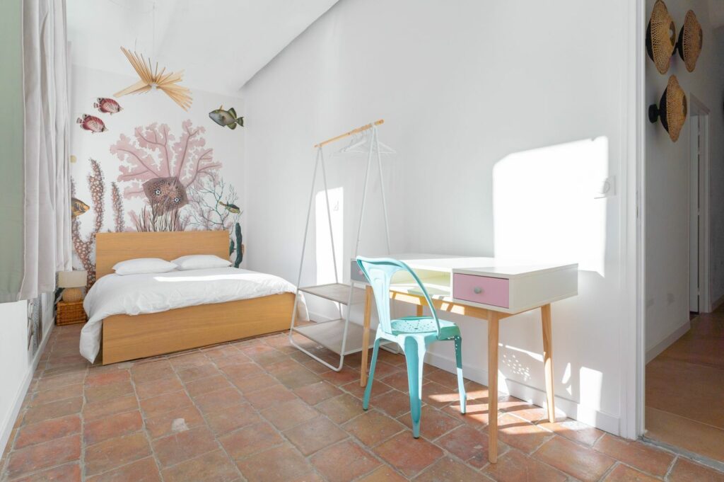 5 Airbnb la rascasse marseille - Vue de la chambre 1, Séverine Gaffori Architecte d'Intérieur décoration