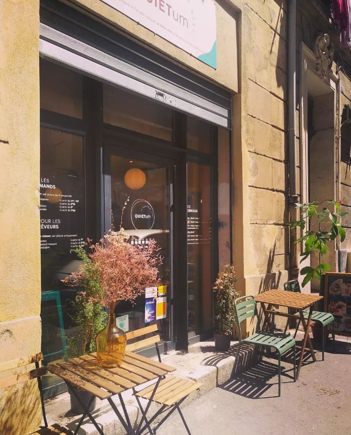 6 Quietum restaurant healthy - façade vitrine extérieur Séverine Gaffori Architecte d'Intérieur décoration
